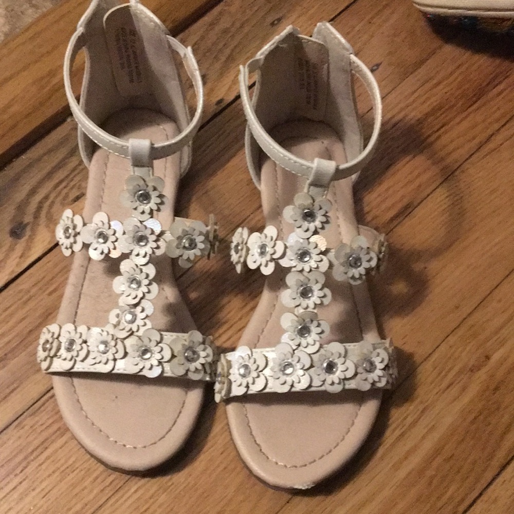 Adorable zip back floral sandals. Size 12